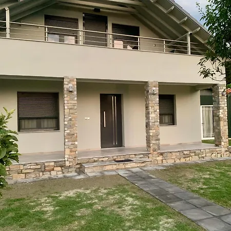 Coastal Vista Retreat 2